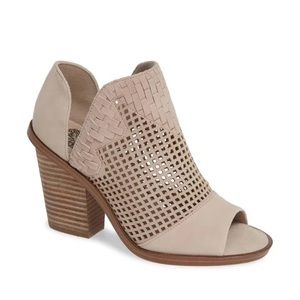 Vince Camuto size 8 open toe booties Fritzey